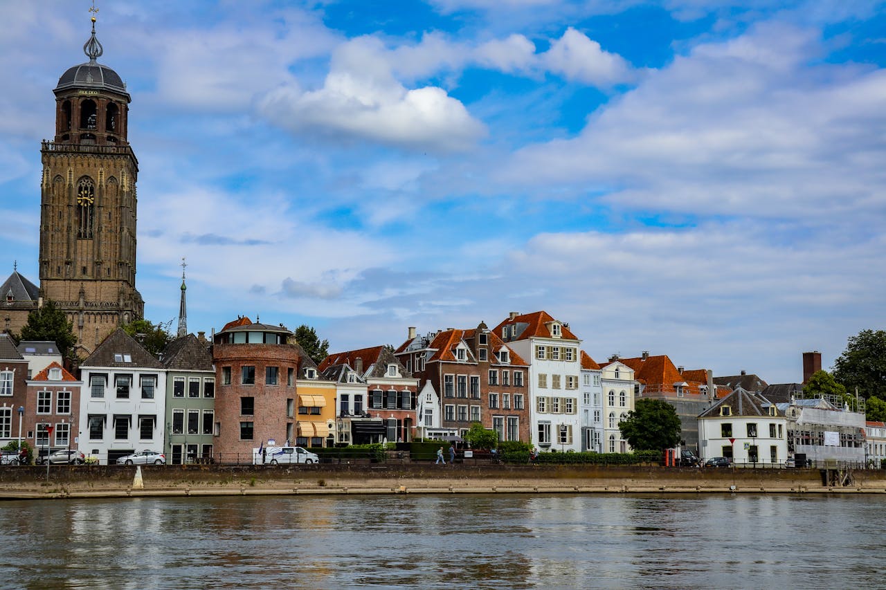 Panoramisch Uitzicht Op De Skyline Van Deventer En De Kerktoren